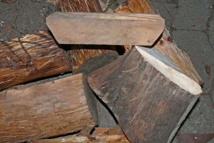 Massive Hartholzklötze fertig zum Einbau