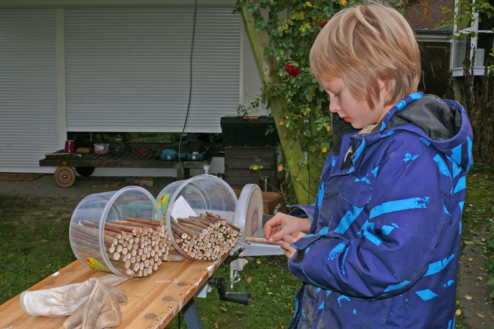 Sorgfältiges Verschleifen der Löcher