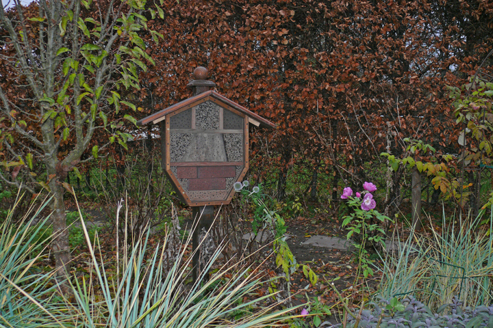 Das fertige Werk, im Frühjahr wird der Gitterrahmen wieder entfernt